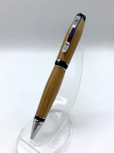 Load image into Gallery viewer, New York in Wine Barrel Oak on Platinum