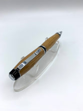 Load image into Gallery viewer, New York in Wine Barrel Oak on Platinum